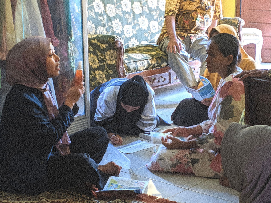 Pemanfaatan Sereh Menjadi Spray Anti Nyamuk Sebagai Aksi Pencegahan  Penyakit DBD  di Desa Bulaksari